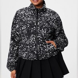 Fabletics Oversized Flyweight Black and White Windbreaker Large